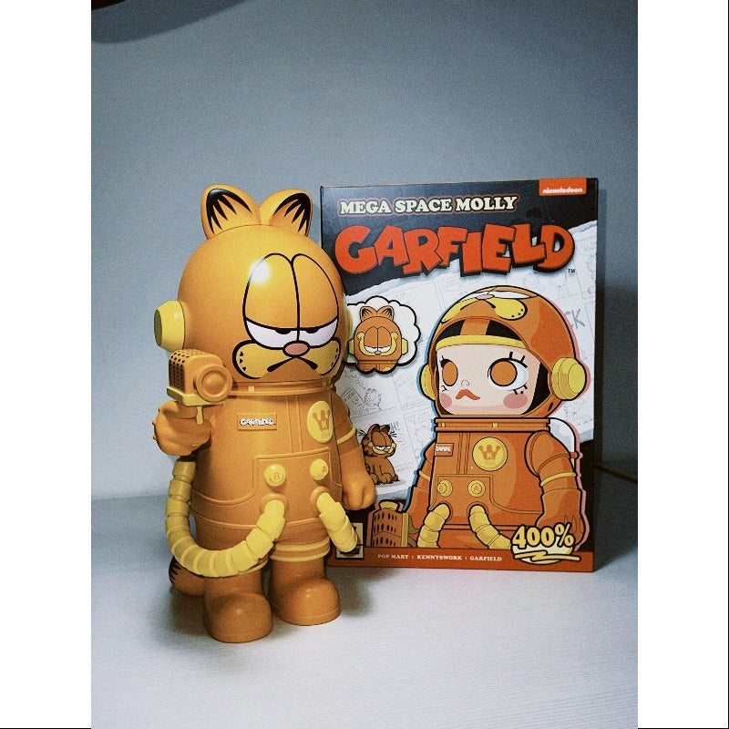 MEGA SPACE MOLLY 400% Garfield Model B 2024 LIMITED