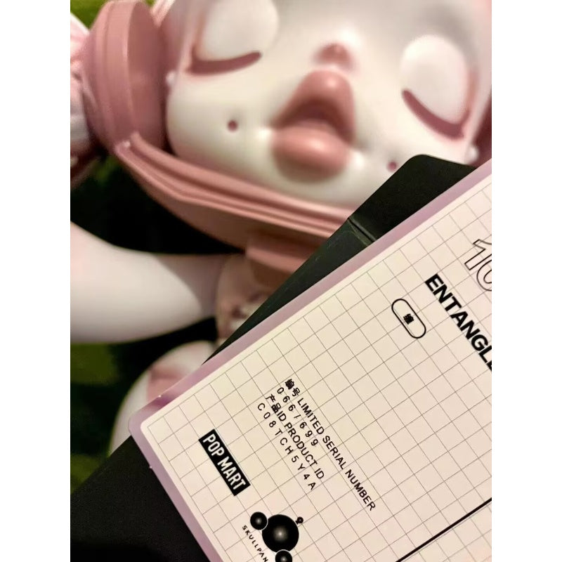 MEGA α SKULLPANDA Entangled 1000% Limited Figurine