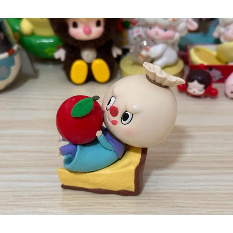 Labubu The Monsters Patisserie Series Mango pie