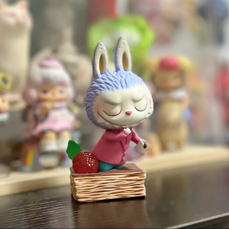 Labubu The Monsters Patisserie Series Caramel mousse napoleon