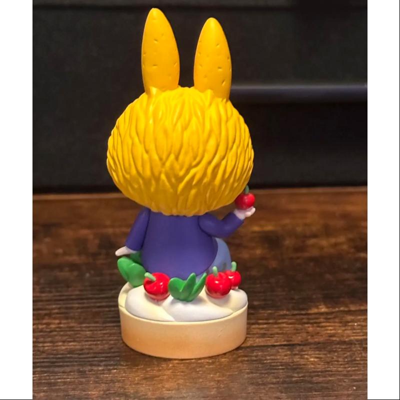 Labubu The Monsters Patisserie Series Tutti frutti meringue cake